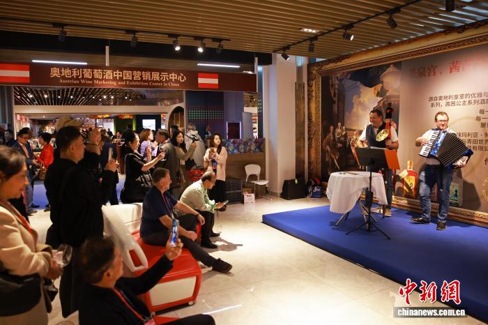 第七届侨博会在浙江青田启幕 海内外人士共享中西好物