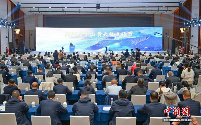 从浙江金华山出发，黄大仙文化远播四海