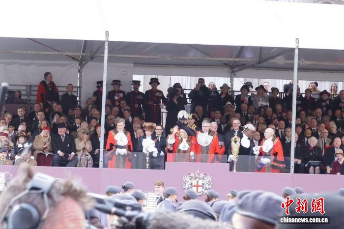 第697届伦敦金融城市长巡游举行 英国浙江会亮相