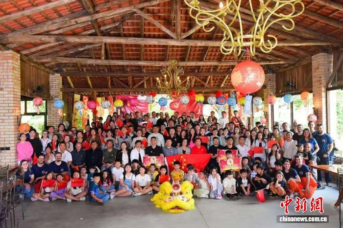 巴西南部侨胞过中秋：相聚联欢 公益义捐