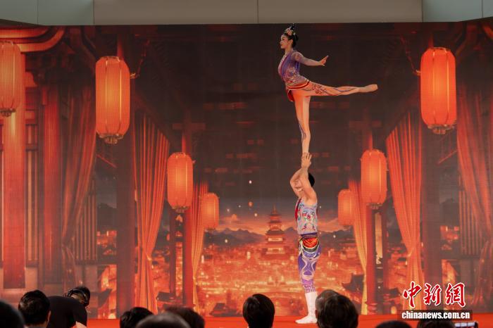 中马迎春大联欢活动在马来西亚启幕