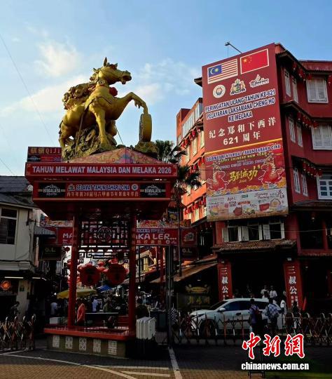 新春扮靓唐人街 海外共享热闹年