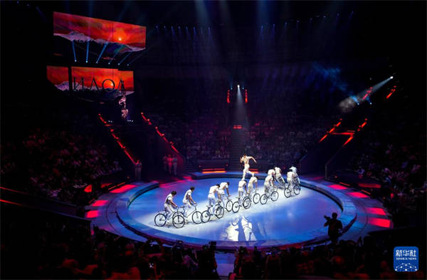 中国杂技在俄罗斯摘金夺铜