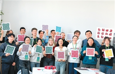 以刀纸为媒 与世界对话