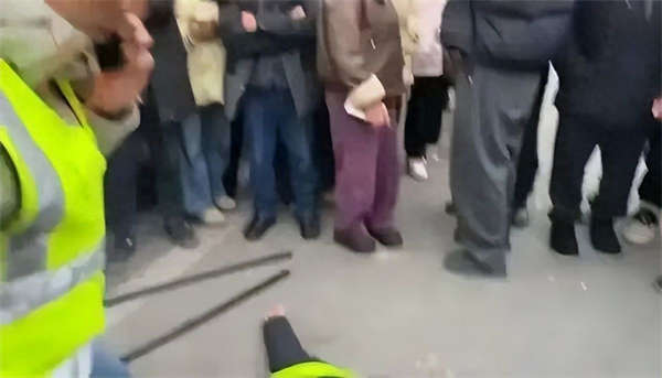 45岁家长不幸晕倒身亡，护学岗是个什么岗