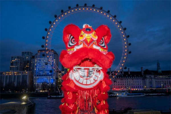 中国春节“圈粉”世界