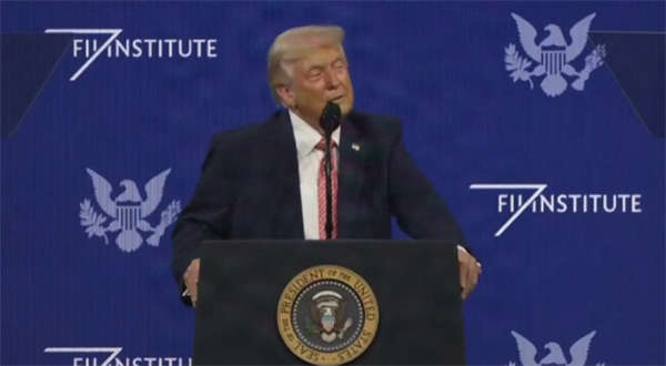 真服了！“这话我说不太好，但我坚信我是和平缔造者，我说是就是”