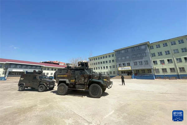 土耳其东南部一中学发生枪击事件致16人受伤