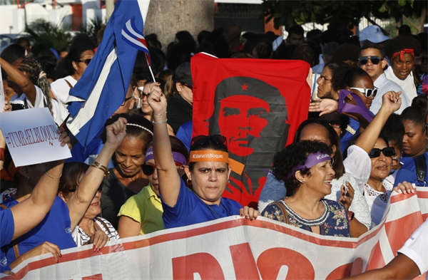 十年来首次，美国高级代表团到访古巴：要求进行重大改革